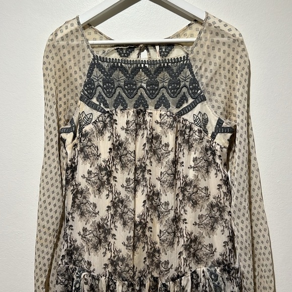 Free People Women's Grey and Silver Elsie
Dress Size XS - Picture 7 of 10